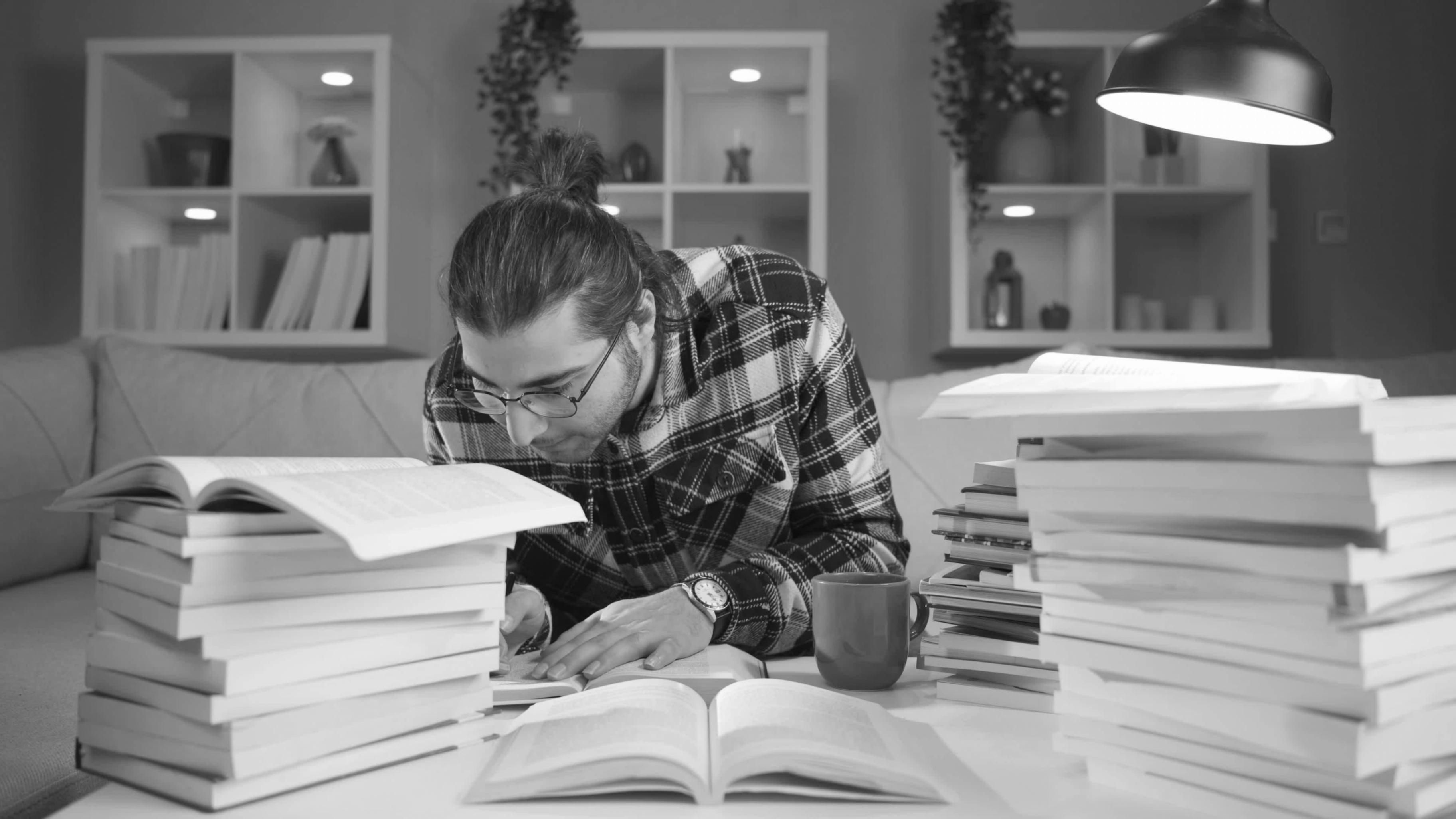 Analiză detaliată a fluxurilor financiare într-un mediu de lucru profesional